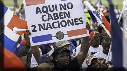 Protesta en Plaza de la Bandera exige mayor control migratorio sobre haitianos