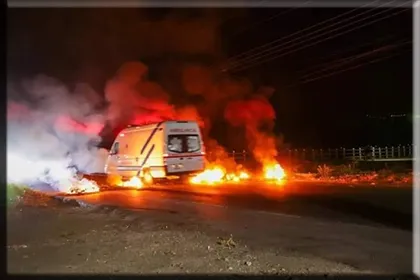Protestas en Puerto Plata por apagones Residentes incendian neumáticos y lanzan escombros
